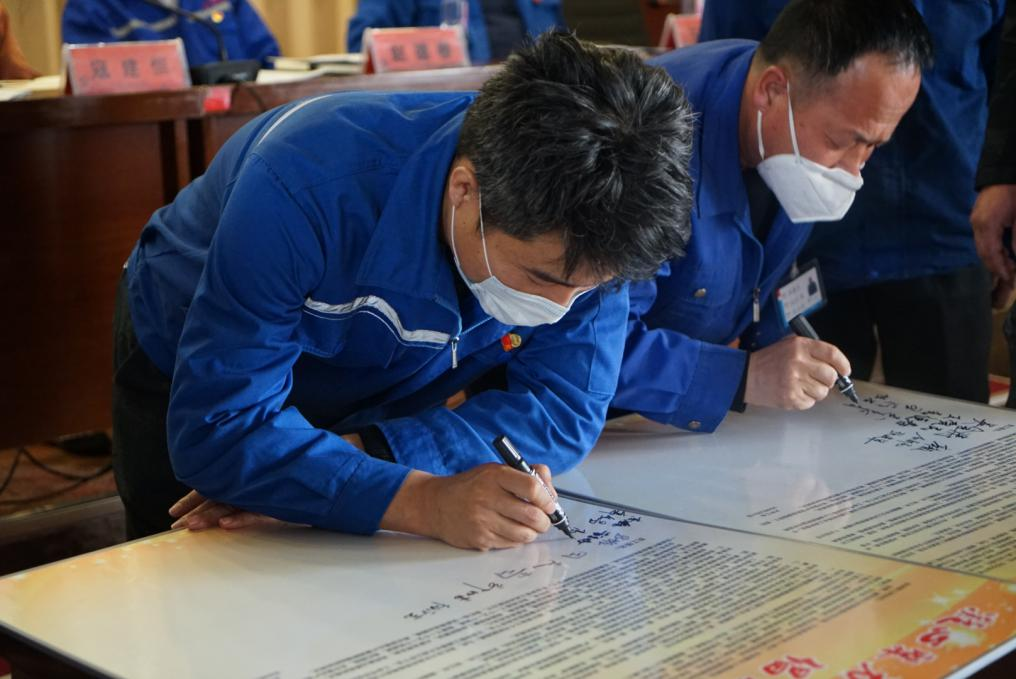 喜讯！beats365官网在线平台员工 高亮荣获“全国热爱企业优秀员工”荣誉称号